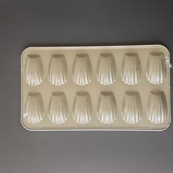 Remy Olivier Cuisine Madeleine Pan - Picture 2 of 3